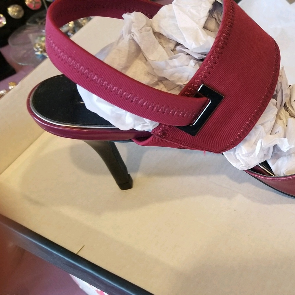 NIB  Dark red sling back  Alfani shoes. - Picture 3 of 4